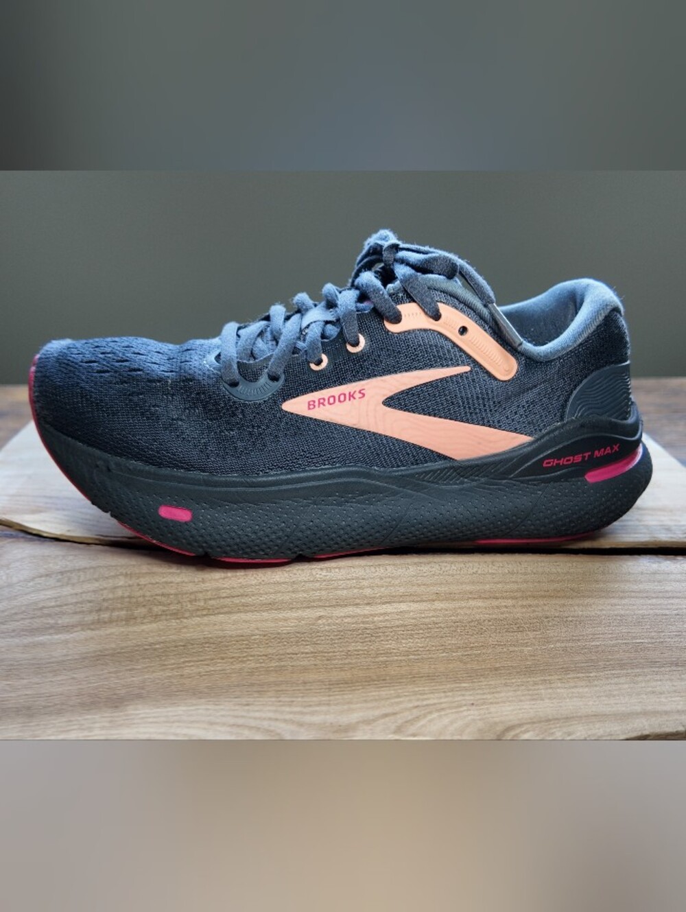 Brooks Ghost Max Atheltic Running Shoes/ Women's Size 7